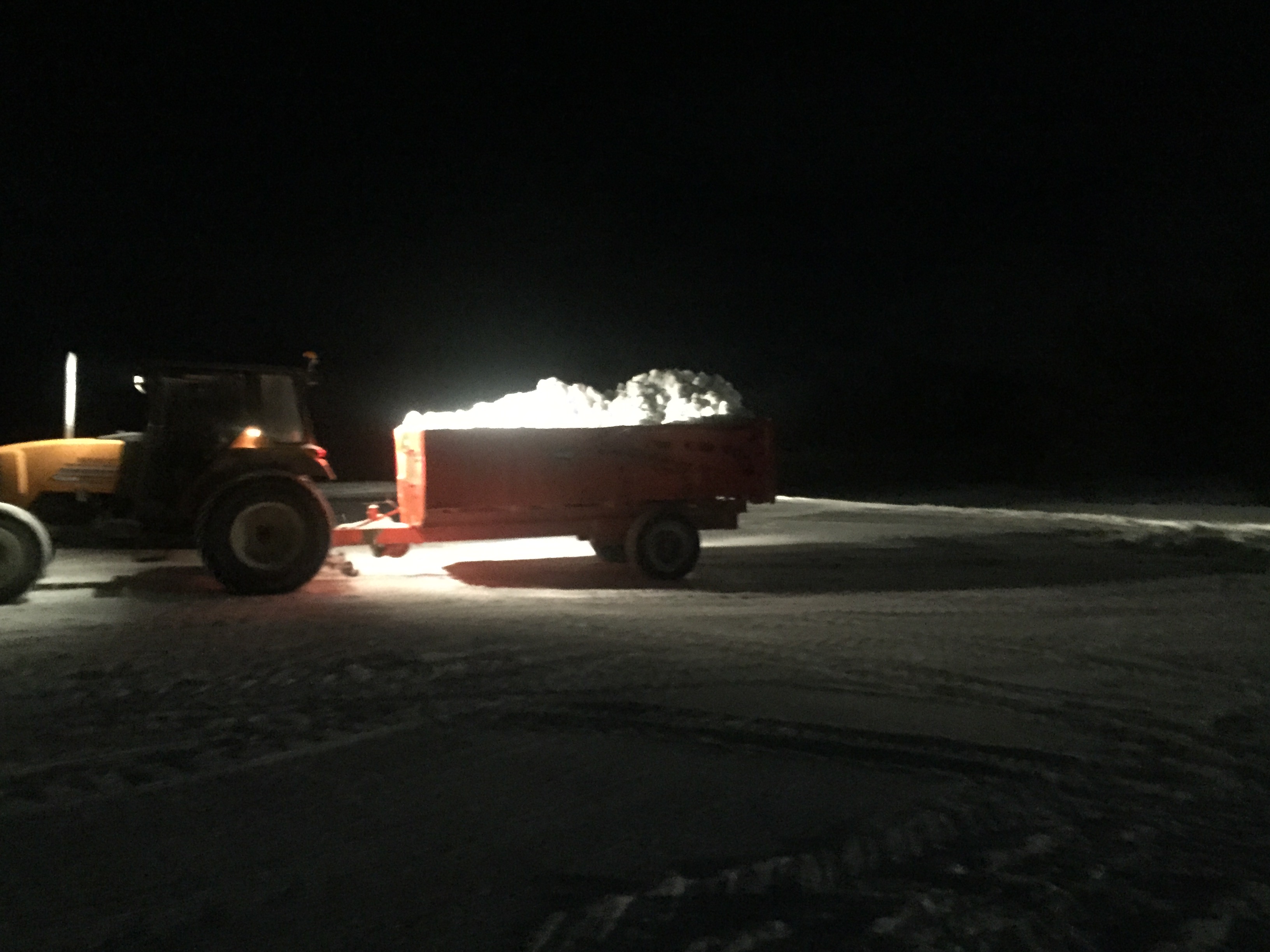 Déplacement de la neige la nuit à Bayard 