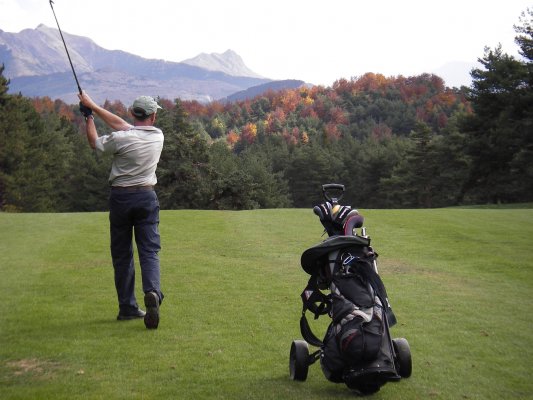 Golfeur à l'approche du green n°11
