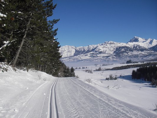 Vieux Chaillol et Lac du 3 vue de la piste noire Vieux Chaillol et lac du 3 vue de la piste noire